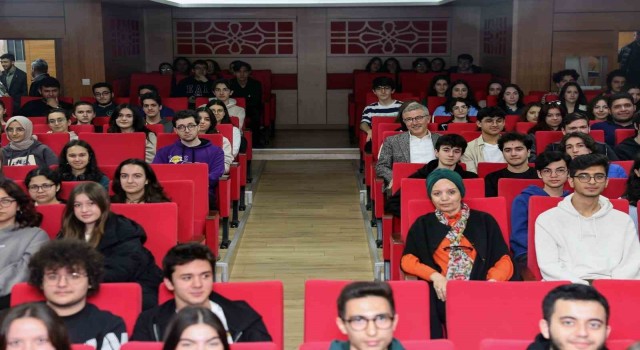Eyüpsultan Belediyesinden lise son sınıflara eğitim desteği