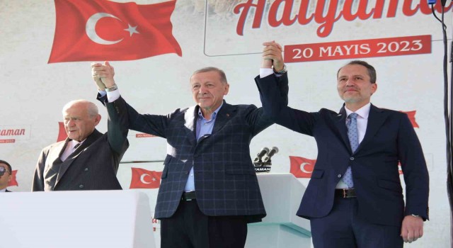 Fatih Erbakan: Milletimiz değerlerimizle, inancımızla barışık olmayanlara ülkeyi teslim etmedi