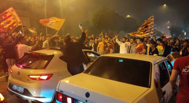 Galatasaraylılar Karabükte şampiyonluğu doyasıya kutladı