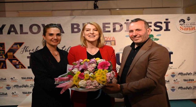 Gazeteci Türküsev Yalovada okuyucularıyla buluştu