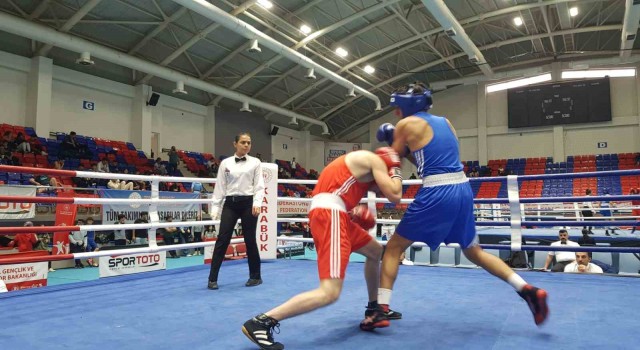 Gençler A Türkiye Boks Şampiyonası devam ediyor