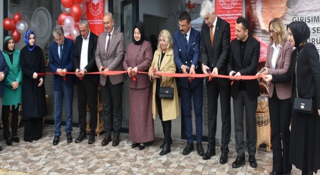 Girişimci kadınlara sebze ve meyve kurutma makinesi dağıtımı yapıldı