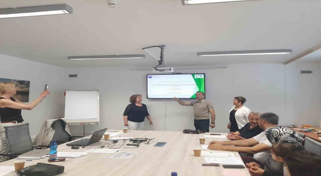 Göçmen kadınların sosyal uyumu toplantısı Slovakyada yapıldı