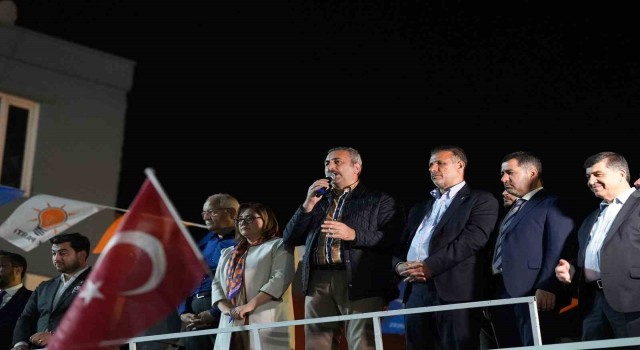 Gül, Fadıloğlu ile Şahin, Mevlanadaki vatandaşlarla buluştu