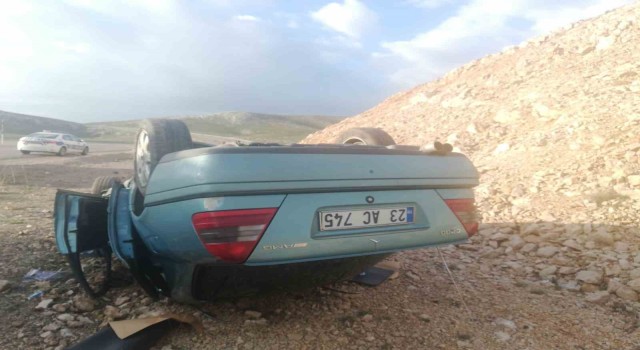 Güründe otomobil takla attı: 3 yaralı