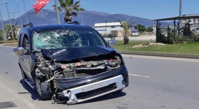 Hafif ticari araçla elektrikli bisiklet çarpıştı: 2 ölü