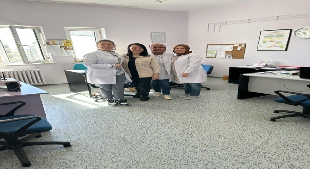 Hastane personelleri ile bir araya geldi