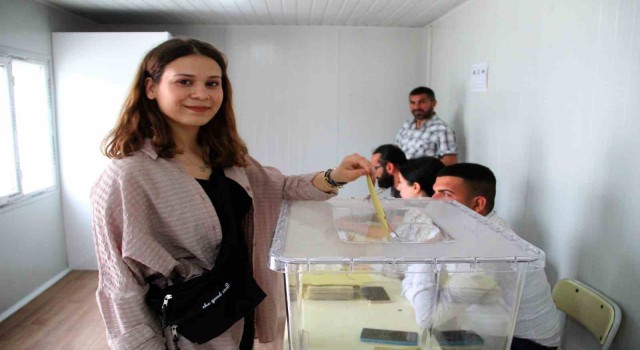 Hatayda Cumhurbaşkanlığı 2. tur seçimi için oy verme işlemi başladı