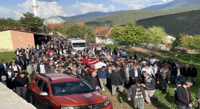 Hatayda hayatını kaybeden polis memuru Şenol Esen Simavda toprağa verildi