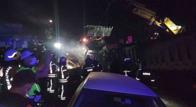 Hataydaki feci kazada ölü sayısı 12ye yükseldi