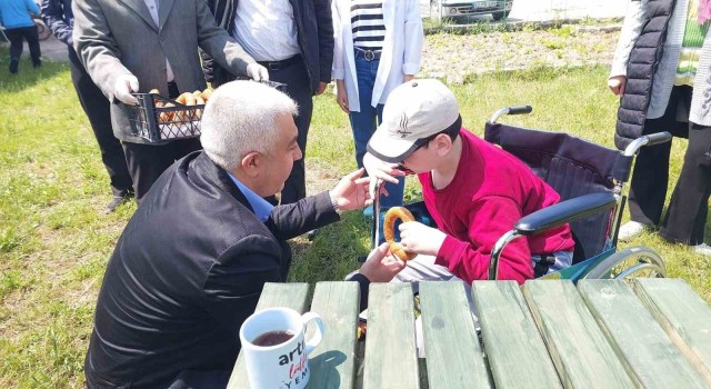 Hisarcıklı engelli küçük Mehmetten Erdoğana mesaj: ”Cumhurbaşkanım dünyanın tek lideri”