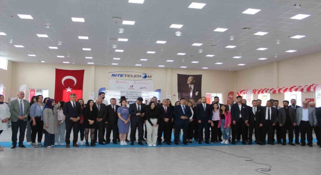 Iğdırda çağrı merkezinin açılışı, bakanların canlı bağlantısıyla yapıldı
