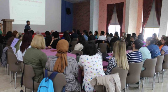 Iğdırda sağlık personeline “Yenidoğan canlandırma eğitimi (NRP)”