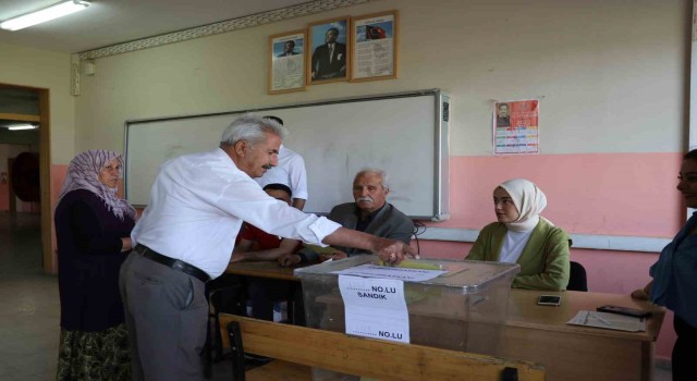 Iğdırlılar 2. tur için yeniden sandık başında
