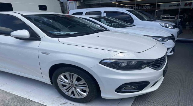 İkinci el otomobil fiyatı sıfır fiyatını geçti