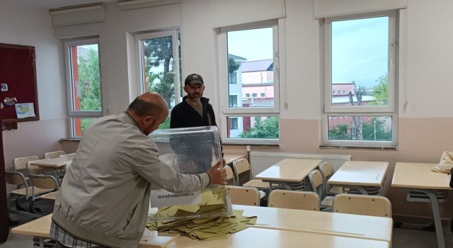 İkinci tur seçimleri bitti, Boluda ilk sandıklar açılmaya başlandı