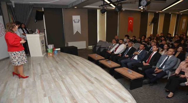 İklim krizinin yıkıcı etkileriyle mücadele yöntemleri gençlere anlatıldı
