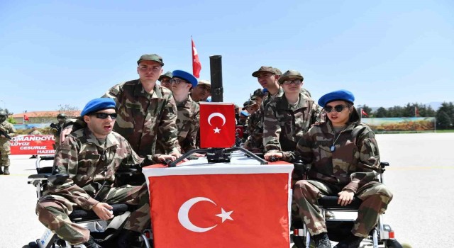 Ispartada askerlik heyecanı yaşayan özel gençler törenle yemin etti