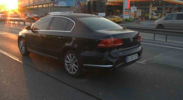 İstanbulda 1 Mayıs görevine giden polis aracı kaza yaptı
