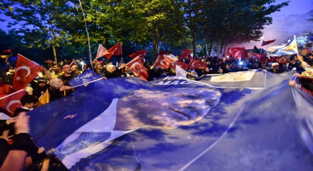 İstanbulda fotoğraflarla seçim kutlamaları
