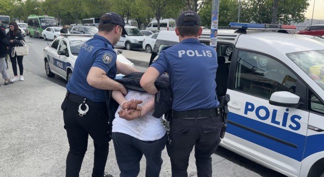 İstanbulda vicdansız hırsıza meydan dayağı kamerada: SMAlı bebeğin yardım kutusunu çaldı
