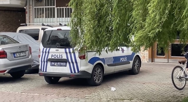 İstanbulda yeni ev sahibi dehşeti kamerada: Kadına ve engelli kızına küfürler yağdırdı