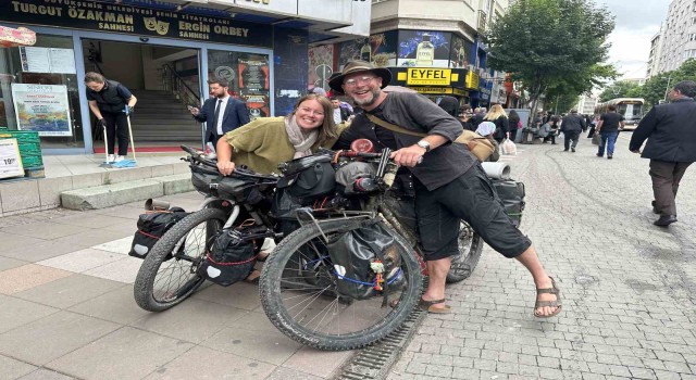 İstanbuldan Tokyoya bisikletleriyle yola çıkan İngiliz çift: “Eskişehirdeki insanlar kadar içten gülen kimse yok”