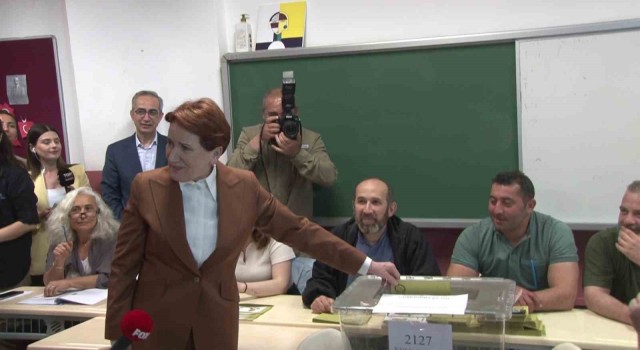 İYİ Parti Genel Başkanı Akşener, oyunu Üsküdarda kullandı