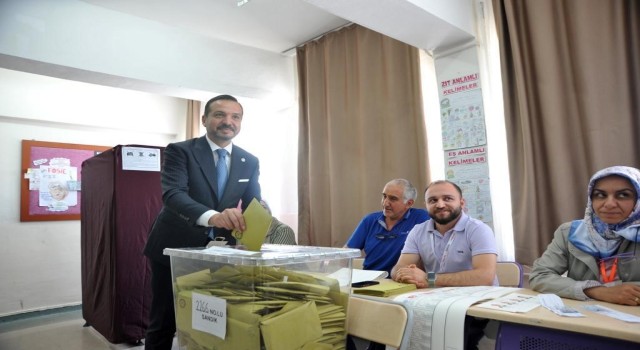 İYİ Parti Sözcüsü Zorlu oyunu kullandı