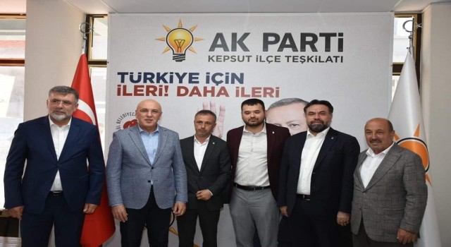 İYİ Partiden istifa eden belediye başkan adayı AK Partiye katıldı