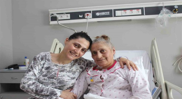 İzmirde hastanede unutulmaz Anneler Günü