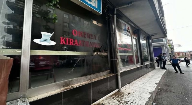 İzmirde kıraathaneye molotoflu saldırı
