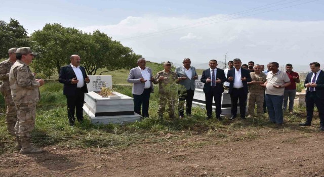 Jandarma Genel Komutanı Orgeneral Arif Çetin, Siirtte şehitlik ziyaretinde bulundu