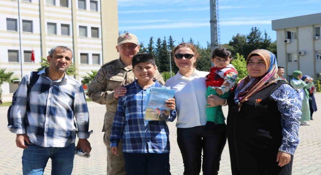 Jandarma özel çocukları unutmadı