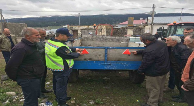 Jandarmadan reflektör uyarısı
