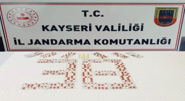 Jandarmadan uyuşturucu operasyonu: 3 gözaltı