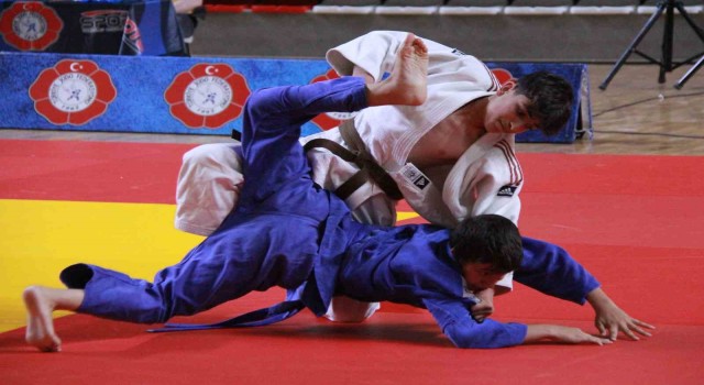 Judo Yıldızlar Türkiye Şampiyonası, Sivasta başladı