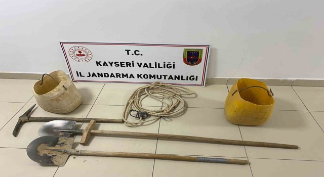 Kaçak kazı yapan şahıs jandarmaya yakalandı