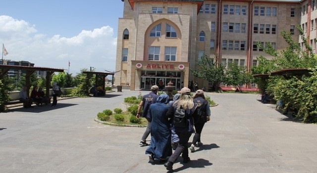Kahramanmaraşta FETÖ operasyonunda 2 tutuklama