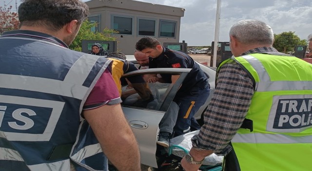 Kalp krizi geçiren sürücüye polislerden hayat kurtaran müdahale