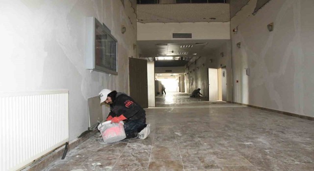 Kampüsteki binaların bakım ve onarımı yapılıyor
