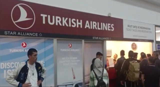 Kanadına kuş çarpan THYye ait uçağın seferi iptal edildi