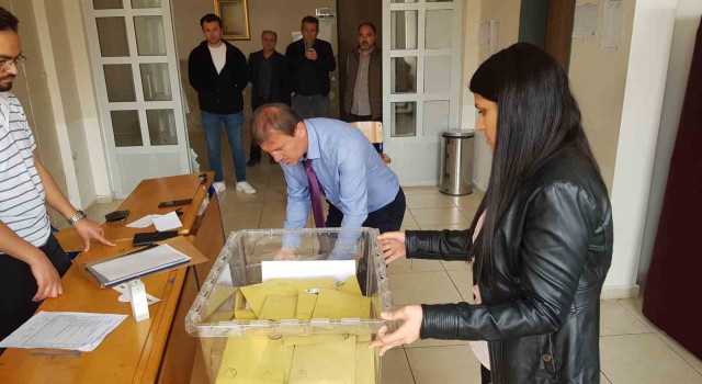 Karabükte sandıklar kapandı, oy sayımı başladı