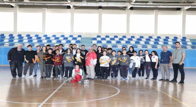 Karamanda model ve kağıt uçak yarışmaları sona erdi
