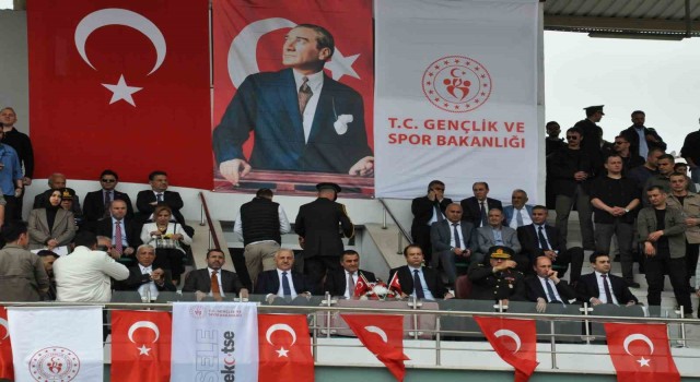 Kars Şehir Stadyumunda bayram coşkusu