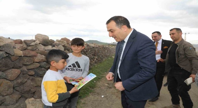 Kars Valisi Öksüz, Digorda bir takım ziyaretlerde bulundu