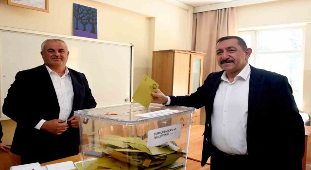 Kastamonu Belediye Başkanı Vidinlioğlu oyunu kullandı