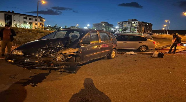 Kayseride iki otomobil çarpıştı: 7 yaralı