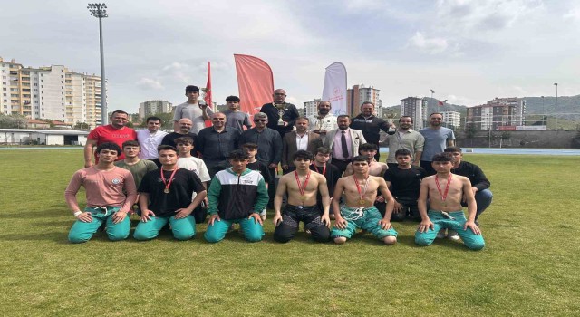 Kayseride okul müsabakalarında bir ilk: Karakucak Güreş Müsabakaları başladı