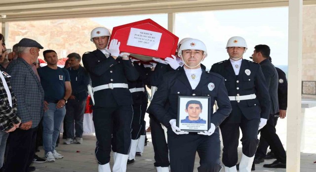 Kazada ölen polis memuru memleketi Sivasta son yolculuğuna uğurlandı